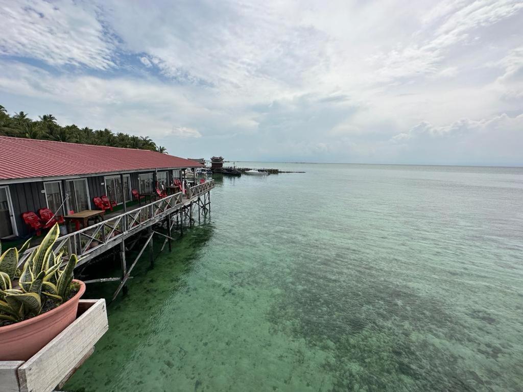 Apartamento Mabul Backpackers Mabul Island Exterior foto