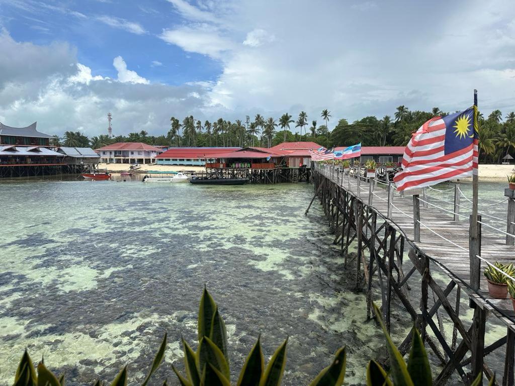 Apartamento Mabul Backpackers Mabul Island Exterior foto